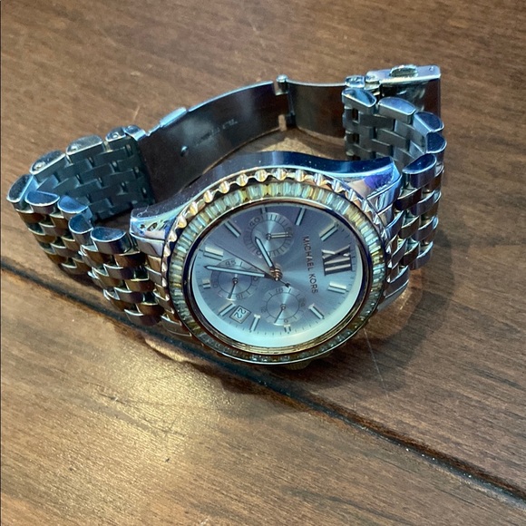 Three-Tone Chronograph Watch with Roman Numerals - Picture 4 of 4